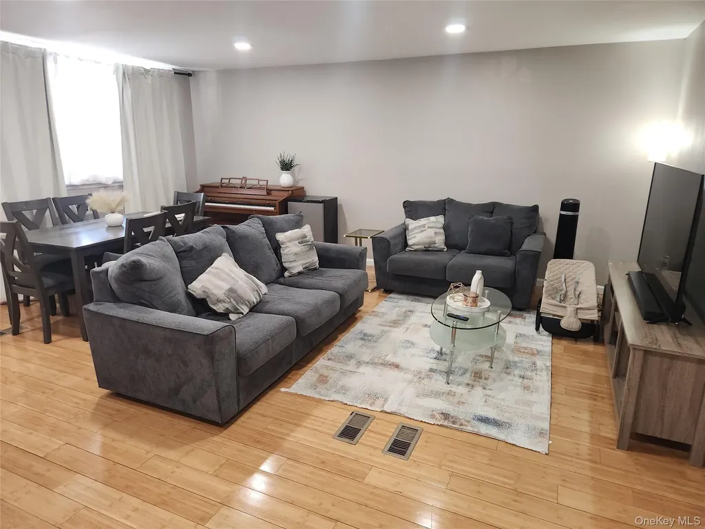 3324 Gunther Avenue Bronx NY 10469