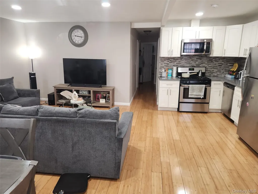 3324 Gunther Avenue Bronx NY 10469
