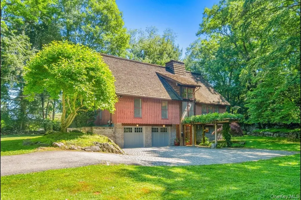 1821 Spring Valley Road Ossining NY 10562