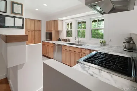 1821 Spring Valley Road Ossining NY 10562
