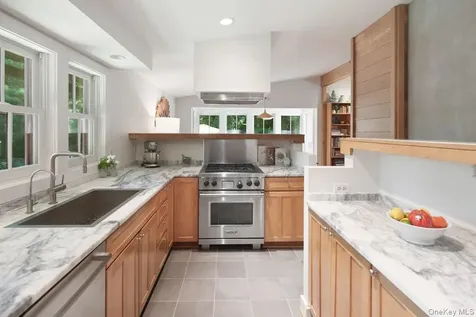 1821 Spring Valley Road Ossining NY 10562