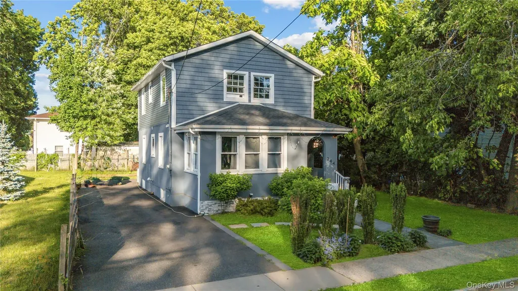 244 Sheridan Street Westbury NY 11590