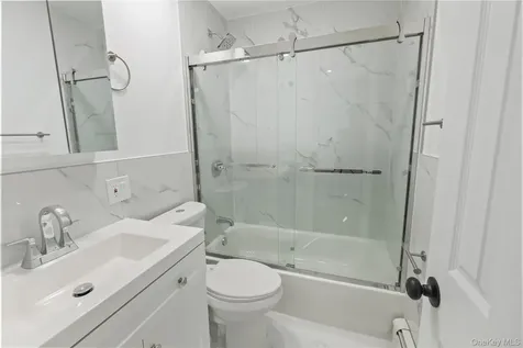 21704 135th Avenue Springfield Gardens NY 11413