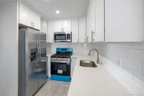 21704 135th Avenue Springfield Gardens NY 11413