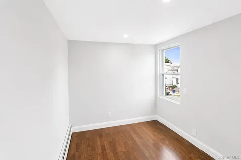 21704 135th Avenue Springfield Gardens NY 11413