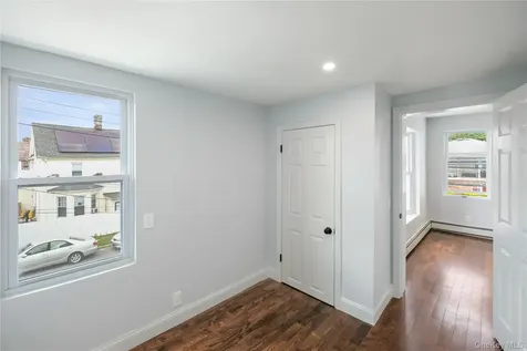 21704 135th Avenue Springfield Gardens NY 11413