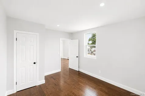 21704 135th Avenue Springfield Gardens NY 11413