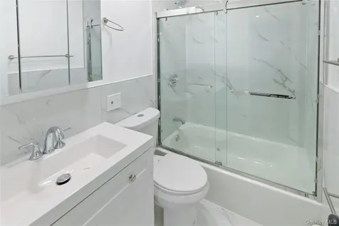 21704 135th Avenue Springfield Gardens NY 11413