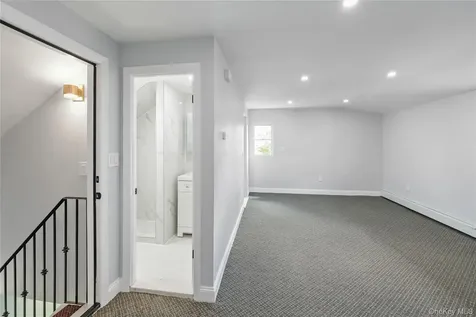 21704 135th Avenue Springfield Gardens NY 11413