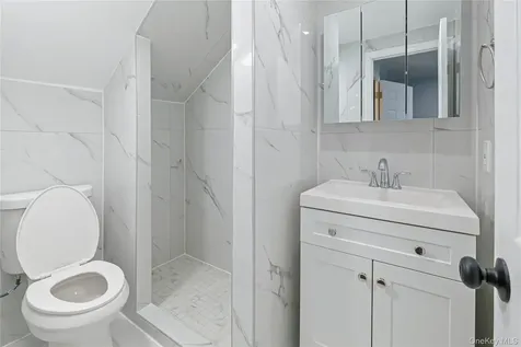 21704 135th Avenue Springfield Gardens NY 11413