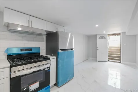 21704 135th Avenue Springfield Gardens NY 11413