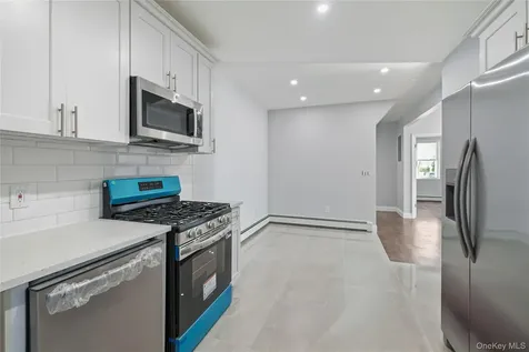 21704 135th Avenue Springfield Gardens NY 11413