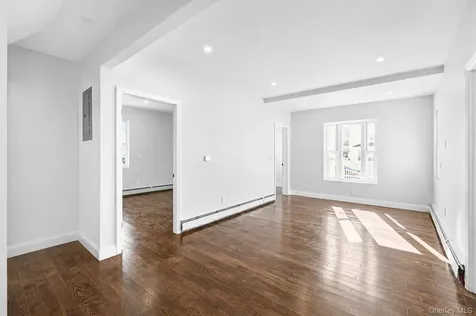 21704 135th Avenue Springfield Gardens NY 11413