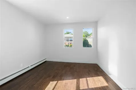 21704 135th Avenue Springfield Gardens NY 11413