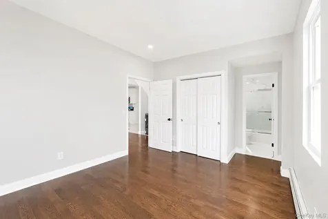 21704 135th Avenue Springfield Gardens NY 11413