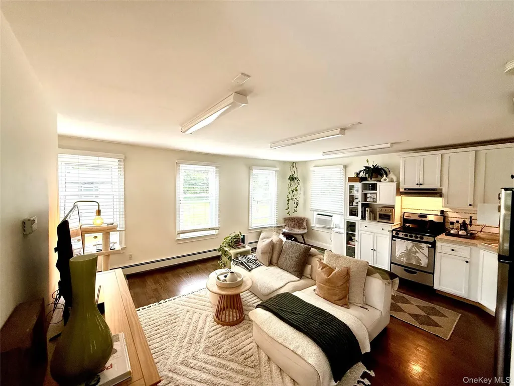 9 Oyster Bay Road Locust Valley NY 11560