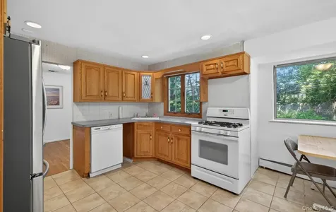 89 Beaumont Drive Plainview NY 11803