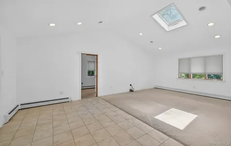 89 Beaumont Drive Plainview NY 11803