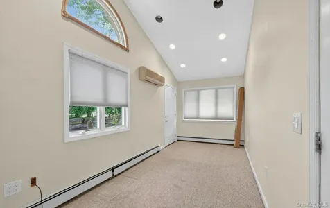 89 Beaumont Drive Plainview NY 11803