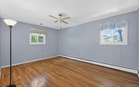 89 Beaumont Drive Plainview NY 11803