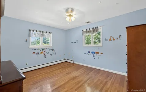 89 Beaumont Drive Plainview NY 11803