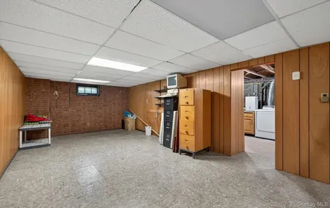 89 Beaumont Drive Plainview NY 11803