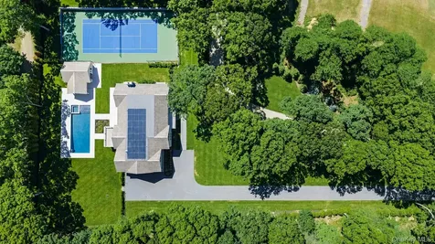225 Norris Lane Bridgehampton NY 11932