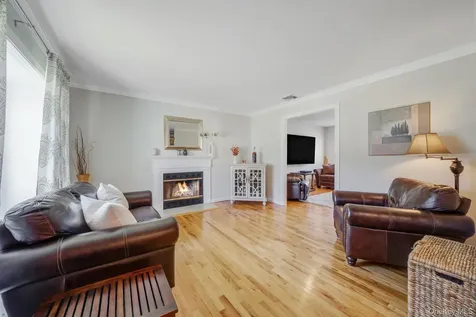 22 Northumberland Drive Shoreham NY 11786