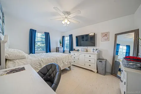 22 Northumberland Drive Shoreham NY 11786