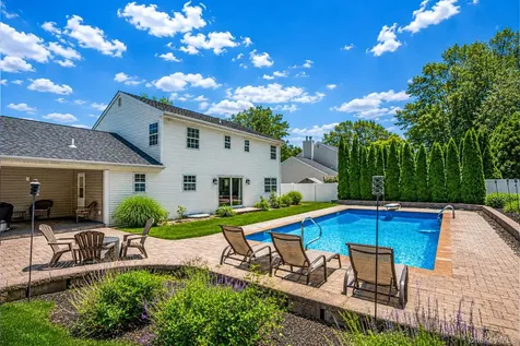 22 Northumberland Drive Shoreham NY 11786