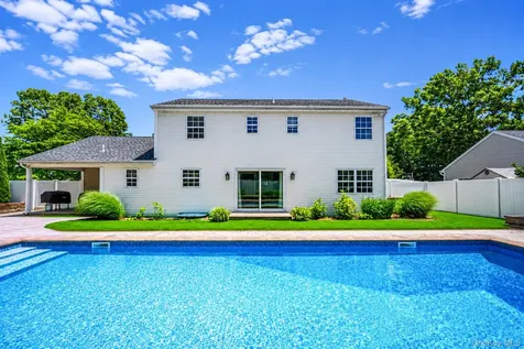 22 Northumberland Drive Shoreham NY 11786