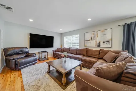 22 Northumberland Drive Shoreham NY 11786