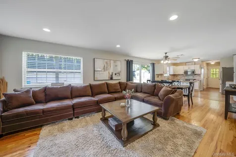 22 Northumberland Drive Shoreham NY 11786