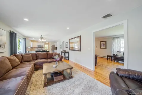 22 Northumberland Drive Shoreham NY 11786