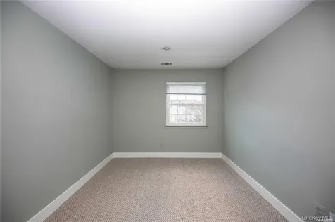 29 Woodlake E Drive Woodbury NY 11797