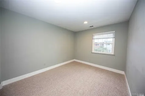 29 Woodlake E Drive Woodbury NY 11797