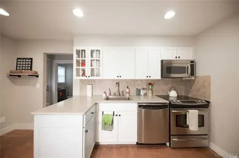 29 Woodlake E Drive Woodbury NY 11797