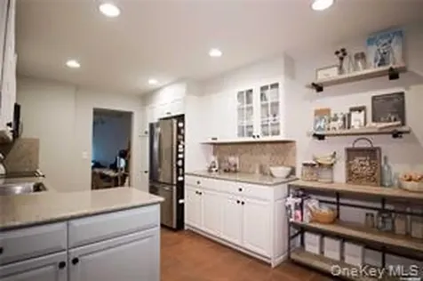 29 Woodlake E Drive Woodbury NY 11797