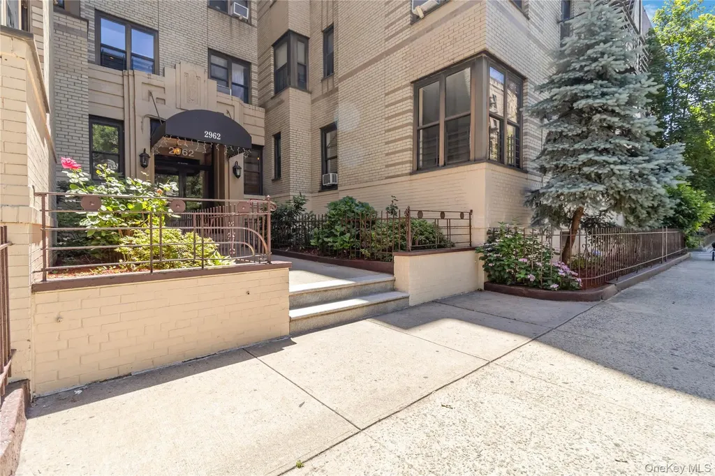 2962 Decatur Avenue Bronx NY 10458