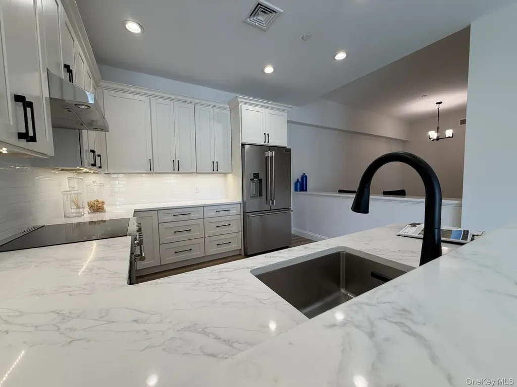 904 Oakridge Common South Salem NY 10590