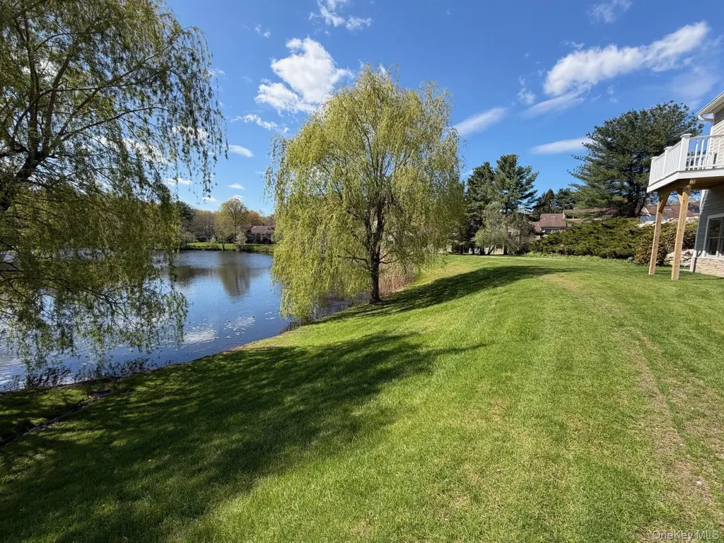 904 Oakridge Common South Salem NY 10590