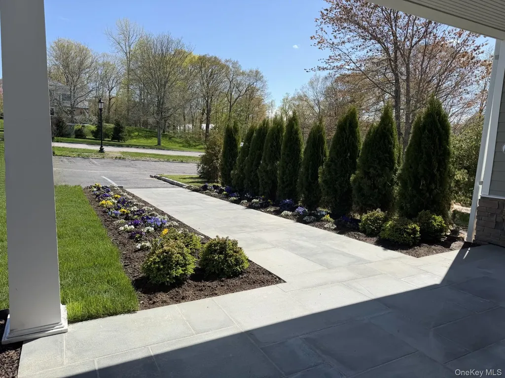 904 Oakridge Common South Salem NY 10590