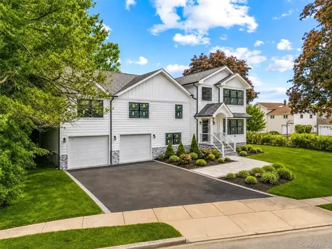 2 Circle Drive Syosset NY 11791