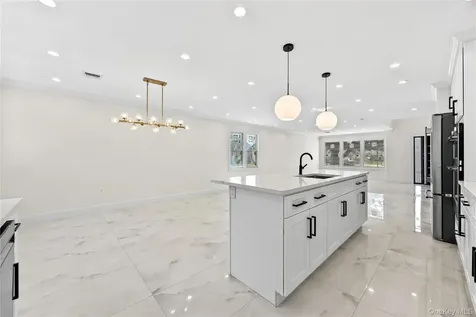 2 Circle Drive Syosset NY 11791