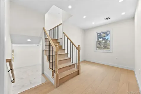 2 Circle Drive Syosset NY 11791