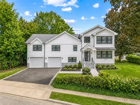 2 Circle Drive Syosset NY 11791