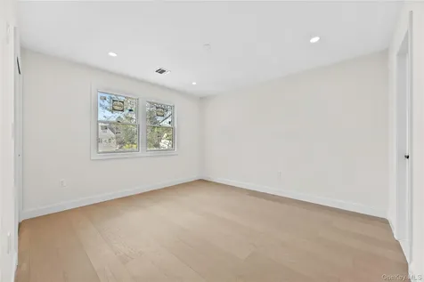 2 Circle Drive Syosset NY 11791