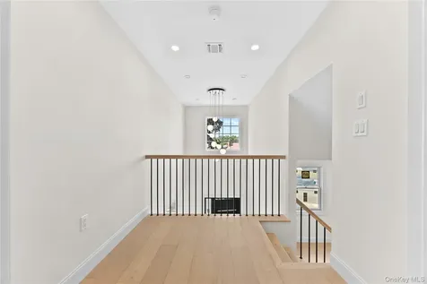 2 Circle Drive Syosset NY 11791
