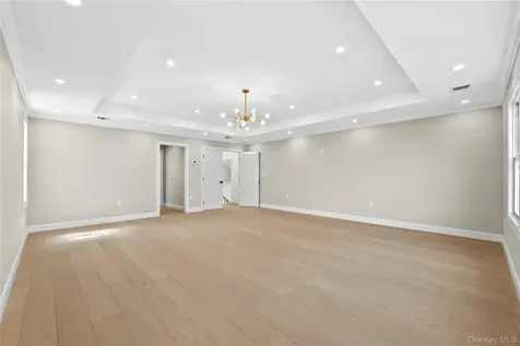 2 Circle Drive Syosset NY 11791