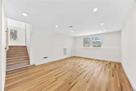 2 Circle Drive Syosset NY 11791